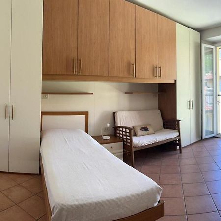 Lecco Only Females Guest House Екстериор снимка