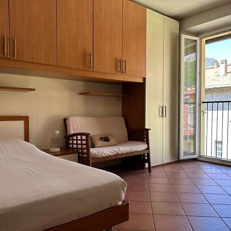 Lecco Only Females Guest House Екстериор снимка